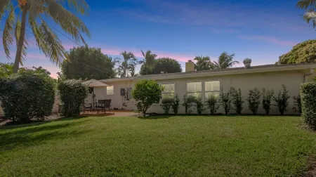 Heart of NPB: Your Perfect Home Away from Home! Отели рядом с достопримечательностью «John D. MacArthur Beach State Park»