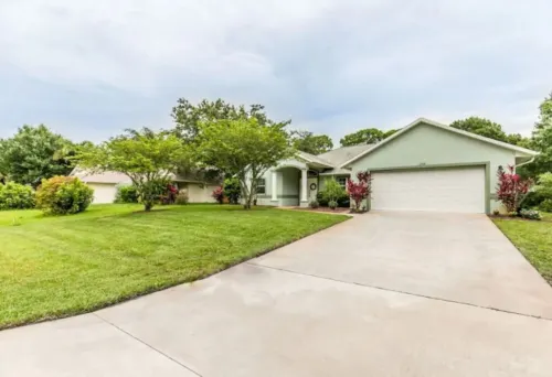 🍹🌞Relaxing Heated Pool!Beautiful Patio,Pet Friendly,Fenced Area, Near Beaches!