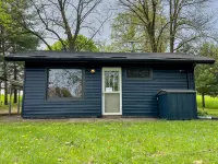 Easton Lake Retreat – Cozy Cottage & Hot Tub