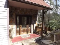 Beautiful Riverside Getaway Hotels in Watauga