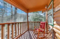 Cozy mountainside cabin, seasonal views of Mt. Leconte & minutes from Dollywood.