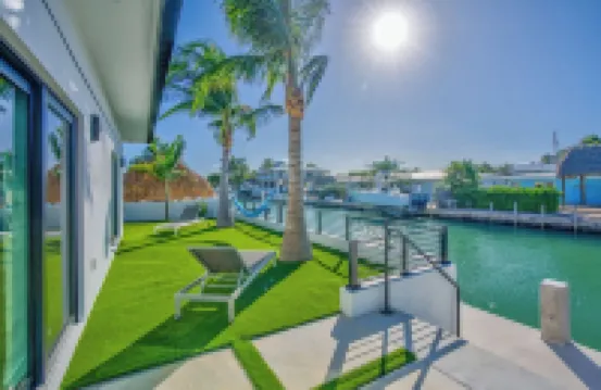 Paradise Oceanside Estate- 6 Bedrooms & 9 BR + Office + Theater Room – SLEEPS 14