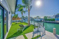 Paradise Oceanside Estate- 6 Bedrooms & 9 BR + Office + Theater Room – SLEEPS 14 Hotels in Marathon