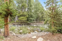Streamside Retreat w/Creek and Mountain Views-Private Hot Tub overlooking creek