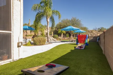 Relaxing Vacation with Catalina Views & EV Charging 21315404 Отели рядом с достопримечательностью «Тохоно Чул | Гарденс, Галлерис, энд Бистро»