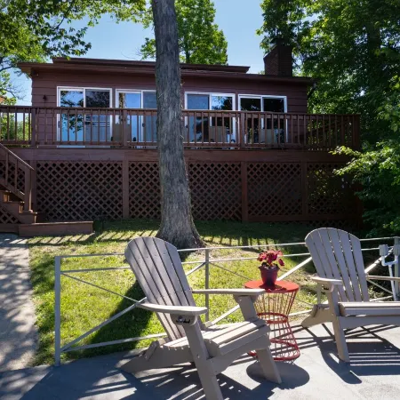 Great Summer Rental on Finger Lakes Wine Trail: Owasco East Side Lakefront