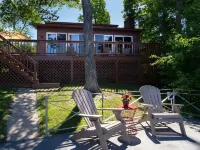 Great Summer Rental on Finger Lakes Wine Trail: Owasco East Side Lakefront