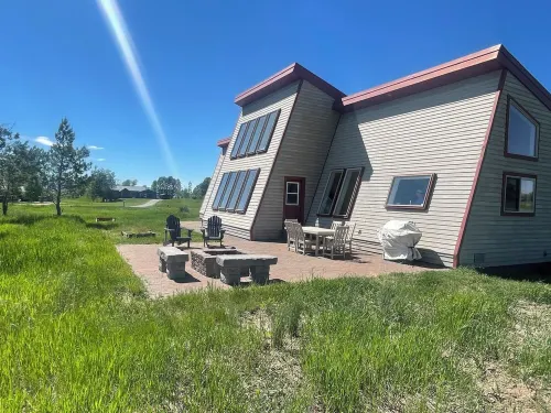 Off Ski Hill Rd, Amazing Views, MANY large windows, 1.5 Acres, Quiet, Spacious - 3-Star