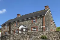 Luxury Farmhouse Sleeps 8 Hottub Brecon Beacons Hôtels à : Honddu Isaf