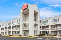 Econo Lodge فنادق في Downers Grove Township