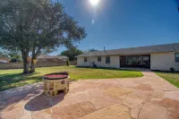 3-bedroom home in Old Midland/Downtown Area w/ spacious backyard and fireplace Hotels near Pilot Travel Center