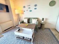 Hilo Studio Retreat with Gorgeous Park View, AC, WiFi, Pool