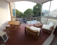 Spacious Studio 5 minutes walk from the beach, air conditioning, WIFI, Terrace