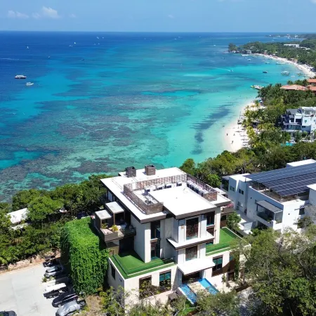 Kimpton GRAND ROATAN RESORT AND SPA by IHG
