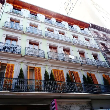 Hostal la Fontana Отели рядом с достопримечательностью «Маласанья»