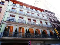 Hostal la Fontana - บริการรถรับส่ง