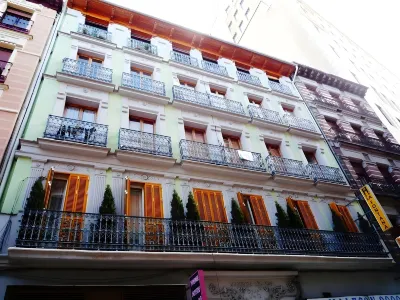 Hostal la Fontana Hotels in Malasana