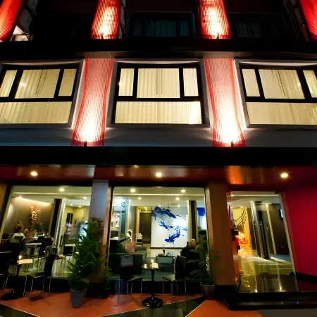 41 Suite Bangkok Отели рядом с достопримечательностью «Станция надземного метро Phrom Phong»