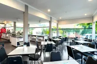 Riverstone Hotel & Cottage Hotels in Batu
