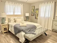 Florida Oasis- Beautiful home sleeps 6 HEATED POOL/NEWLEY RENOVATED