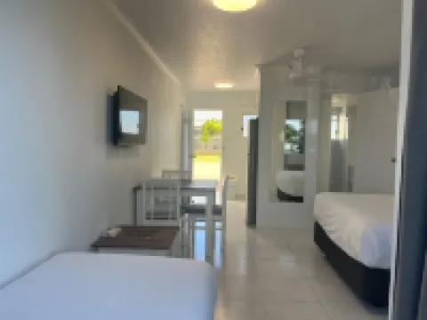 Superior Studio Unit 4