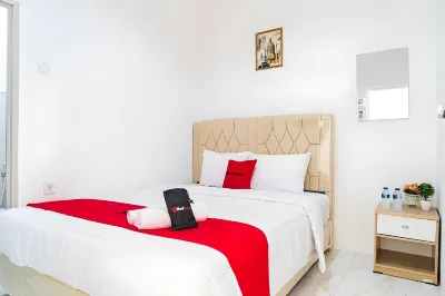 RedDoorz Near Tarumanagara University Hoteles en Yakarta Occidental
