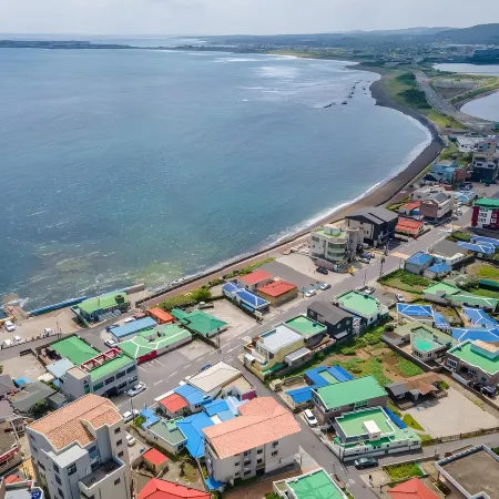 Jeju Haeden Pension Отели рядом с достопримечательностью «Тон-Амса»