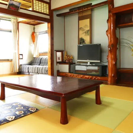 Kirishimajingumae Youth Hostel