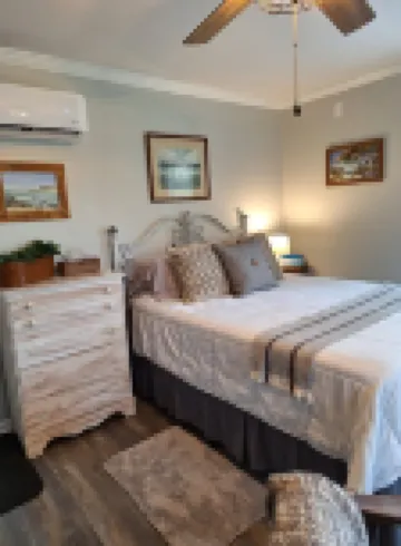 The Artist's Cottage is the ideal home away from home!