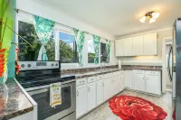 3-Bedroom Home Plus Mother-in-Law-Suite in Peaceful Haleiwa Hawaii