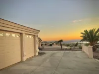 Havaview a 3-bedroom house with WiFi, AC in superb Lake Havasu City