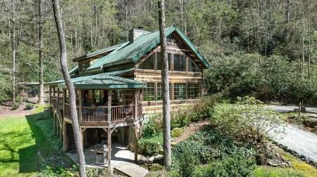 Secluded Cabin on Private 6 Acres w/ 2 Waterfalls & 4 Streams Near Brevard