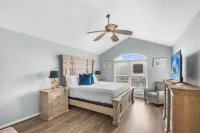 Townhome on the Water. Sleeps10. Pet Friendly!