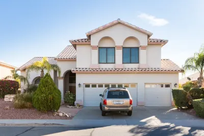 Luxury 5BR designer home w/ private pool, newly renovated in Aug23 The Legend at Arrowhead 주변 호텔