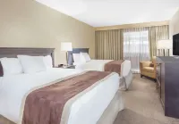 Mira Holdings Hotels near Woody's Spray Park