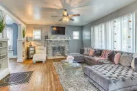 Charming 3-Bedroom Retreat, Off Street Parking, and WiFI