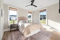 Spacious Home in Appalachian Mountains - Hot Tub, Firepit, on the Tocccoa River!