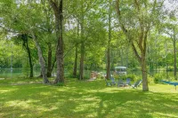 Paradise on the Rainbow River Hotels near KP Hole Park