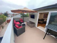 Clean Penthouse with Balcony