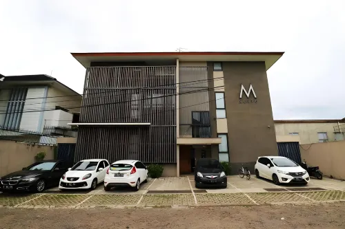 卡拉瓦茨M套房飯店