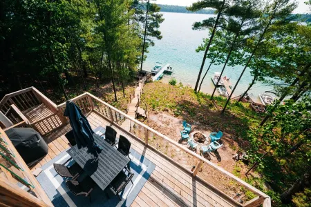 Lake View & Access/Hot Tub/5000 Arcade Games/Pool Table/Pontoon for Rent