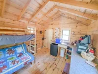 Tiny Tuloon Off-Grid Amish crafted log cabin near the BWCA & SHT - Sled Dogs!