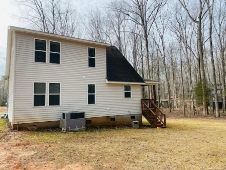 Lake Gaston Offshore Oasis! Cabin on huge property
