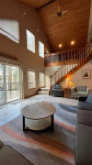 Remote Lake Roosevelt waterfront home