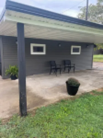 Charming 2-bedroom house in wonderful Portsmouth with AC, WiFi Hotels in Scioto County