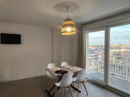 Studio Rénové à 30 Mètre de la Plage, 300 Mètre du Centre Ville 4 Couchages Отели рядом с достопримечательностью «Berck Plage»