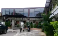 RedDoorz @ Hotel Surabaya Sumenep Hotels in Sumenep