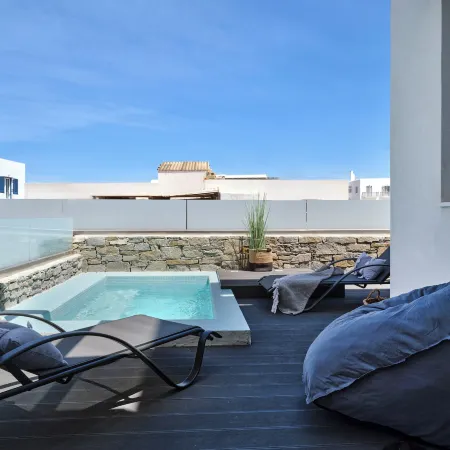 Paros Gem