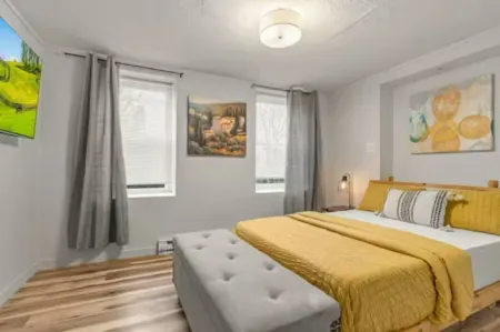 Urban Chic Apartments Near Center City Отели в г. Ардмор