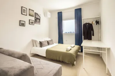 Netanya Seaside High-Rise Apartment by Sea N' Rent Hotel a 